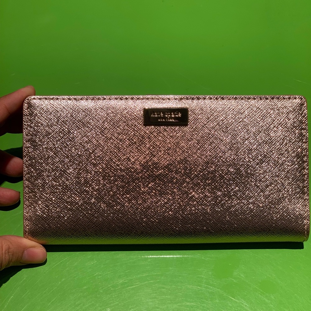 ✨Kate Spade Stacy Laurel Rose Gold Wallet - Picture 3 of 8